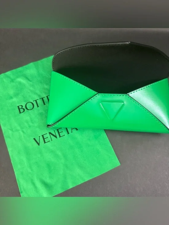 BOTTEGA VENETA SUNGLASSES MAGNETIC CASE AND CLOTH GREEN NEW - Picture 7 of 7